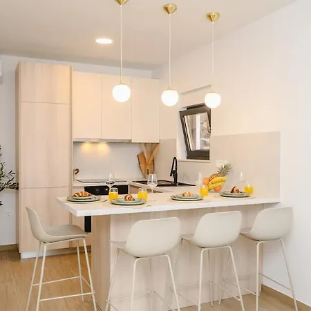 Sunset Apartment *